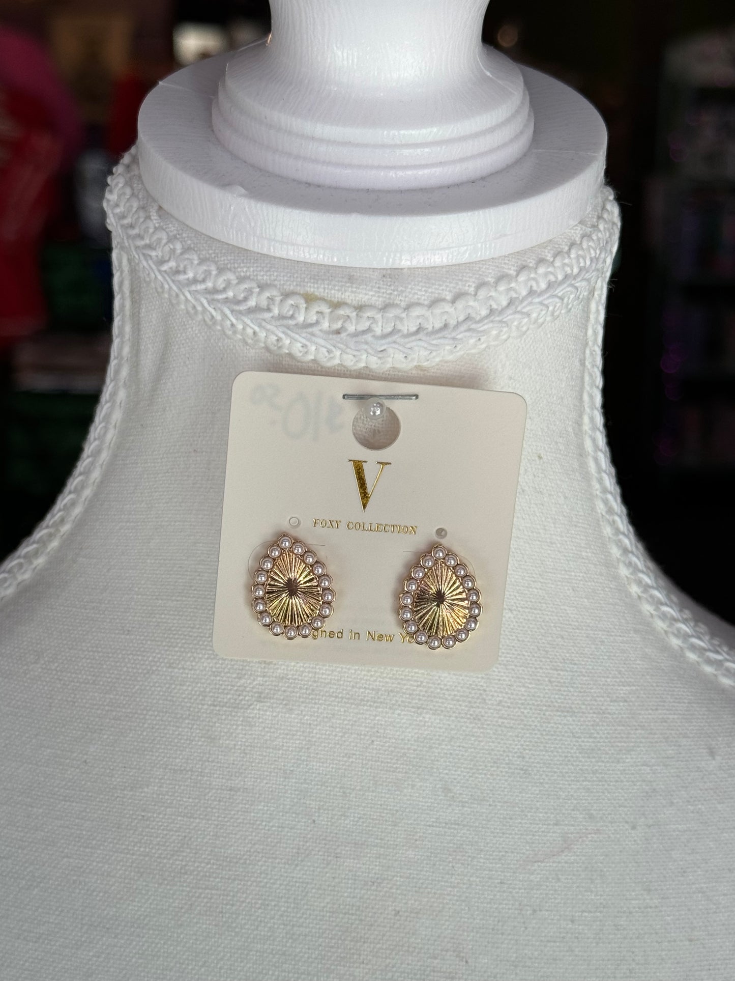 Pearl Studded Teardrop