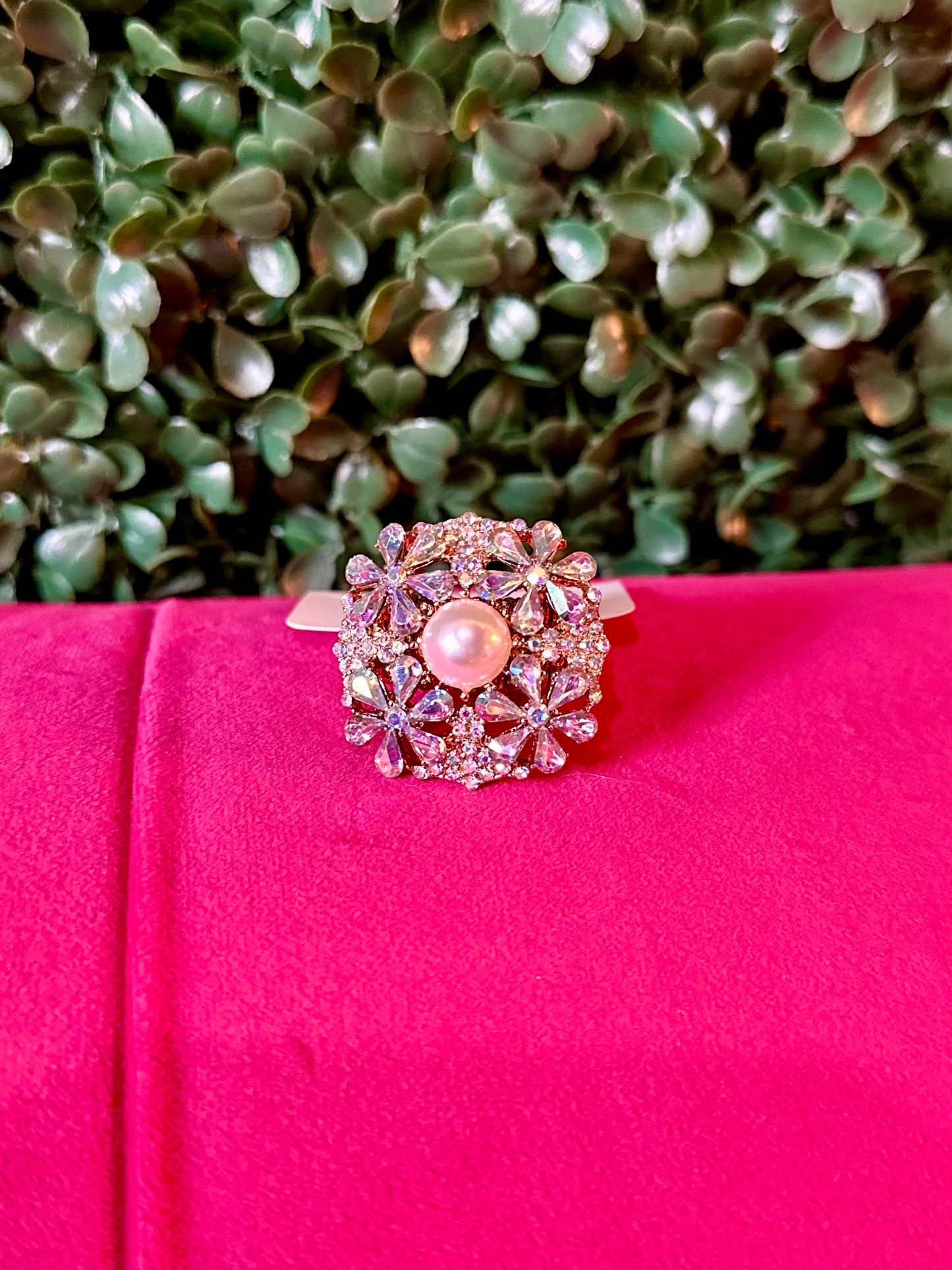 Pearl Center Rhinestone Embellished Blossom Ring