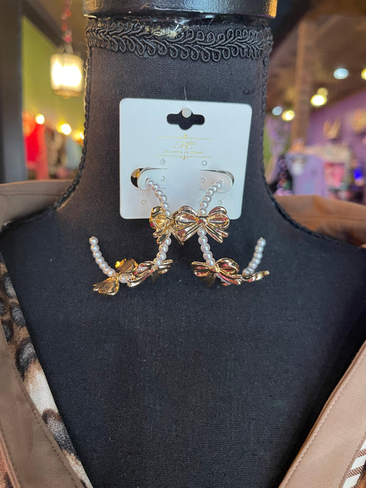 Bow & Pearl Hoops