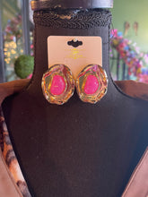 Load image into Gallery viewer, Fuchsia Stone &amp; Molten Gold Earrings
