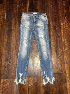 Distressed Mid-Rise Cropped Skinny jeans