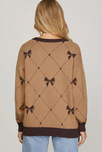 Load image into Gallery viewer, Long Sleeve Bow Patterned Sweater
