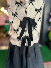 Load image into Gallery viewer, Khaki Bow Patterned Sweater
