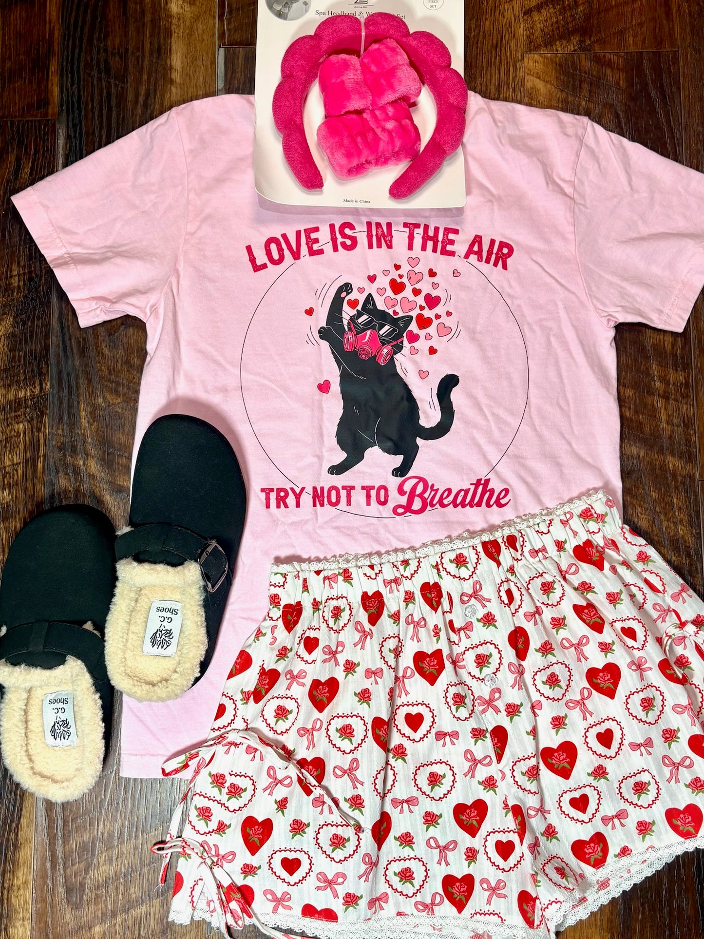 Comfort Colors Love Is In The Air.. T-Shirt