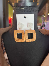 Load image into Gallery viewer, Rattan Open Square Dangle Earrings
