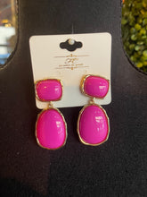 Load image into Gallery viewer, Fuchsia Bold Oval Resin Drop Earrings
