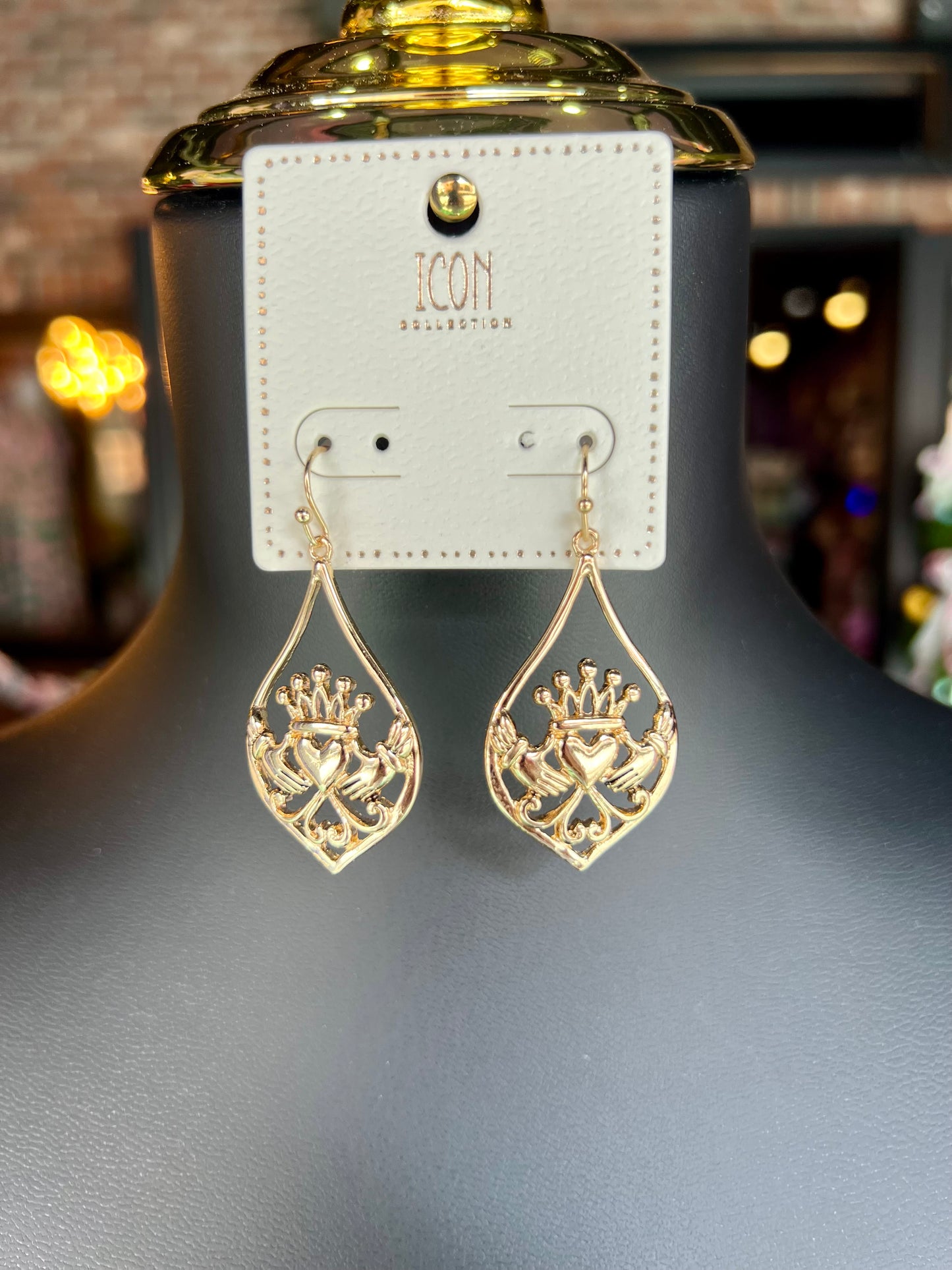 Metal Claddagh Heart Crown Earrings