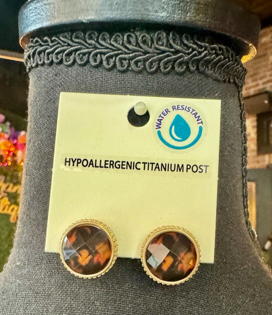 Tortoise Faceted Round Stud Earrings