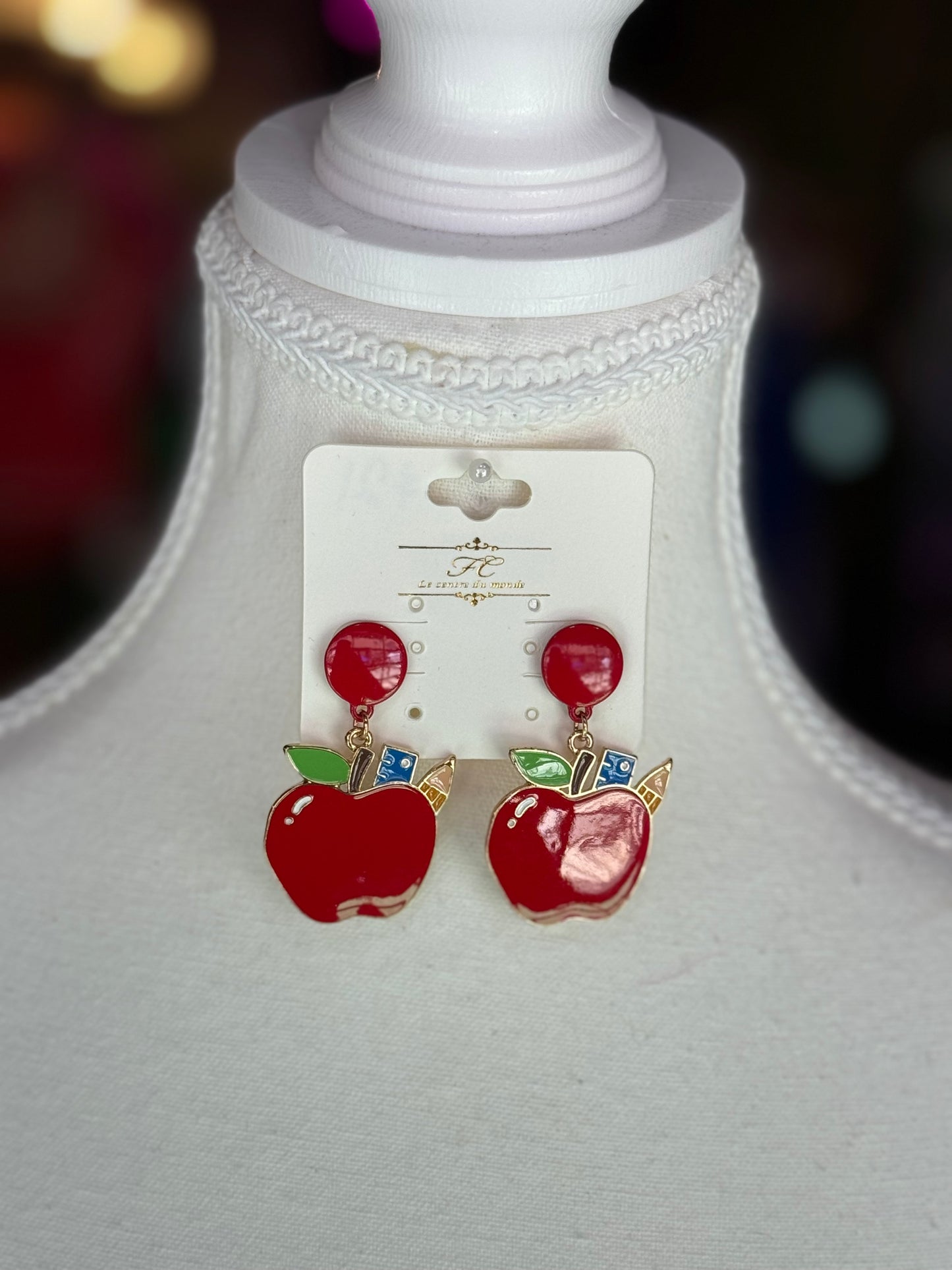School apple earrings