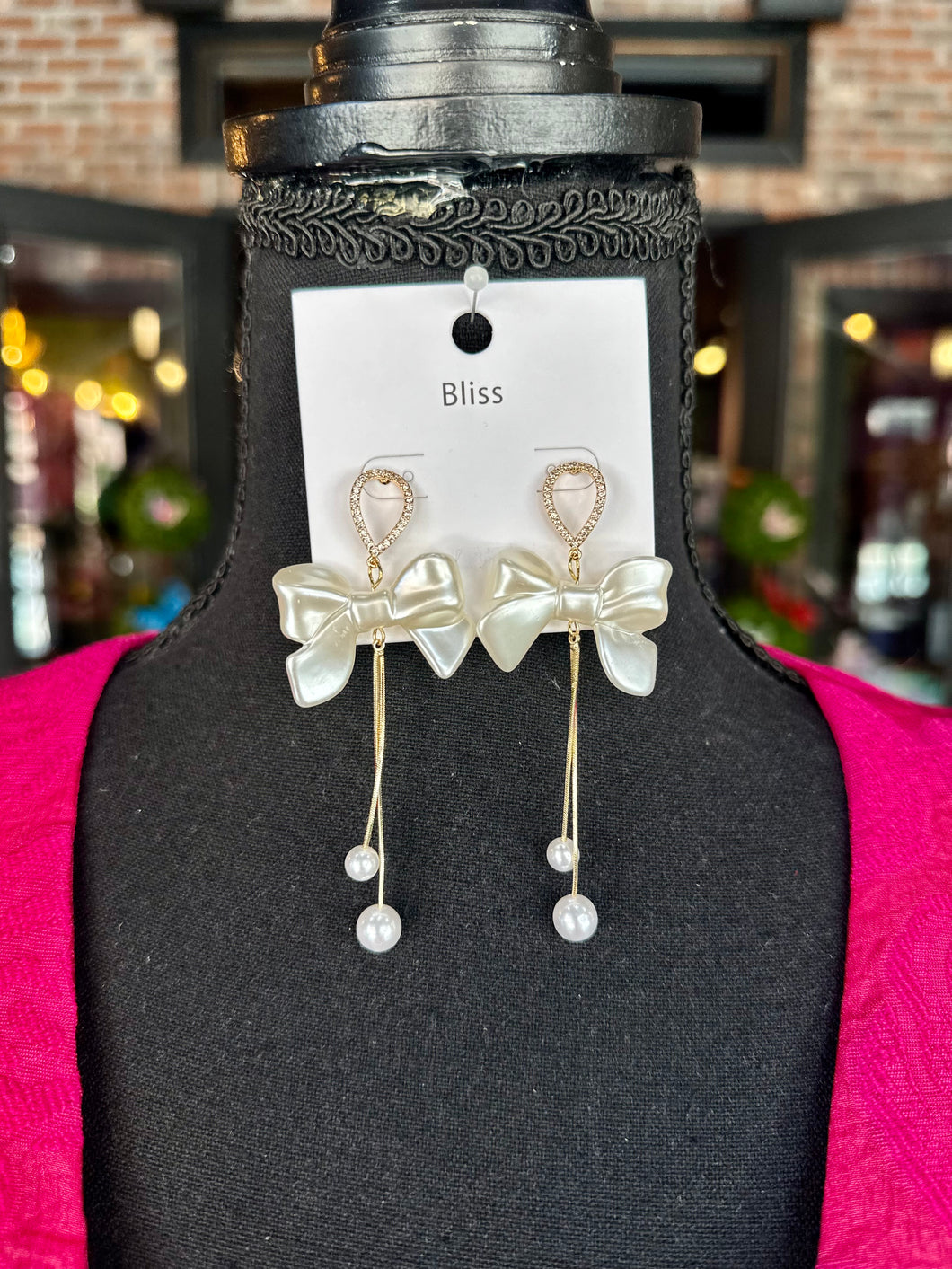 Pearl & Bow Dangle earrings