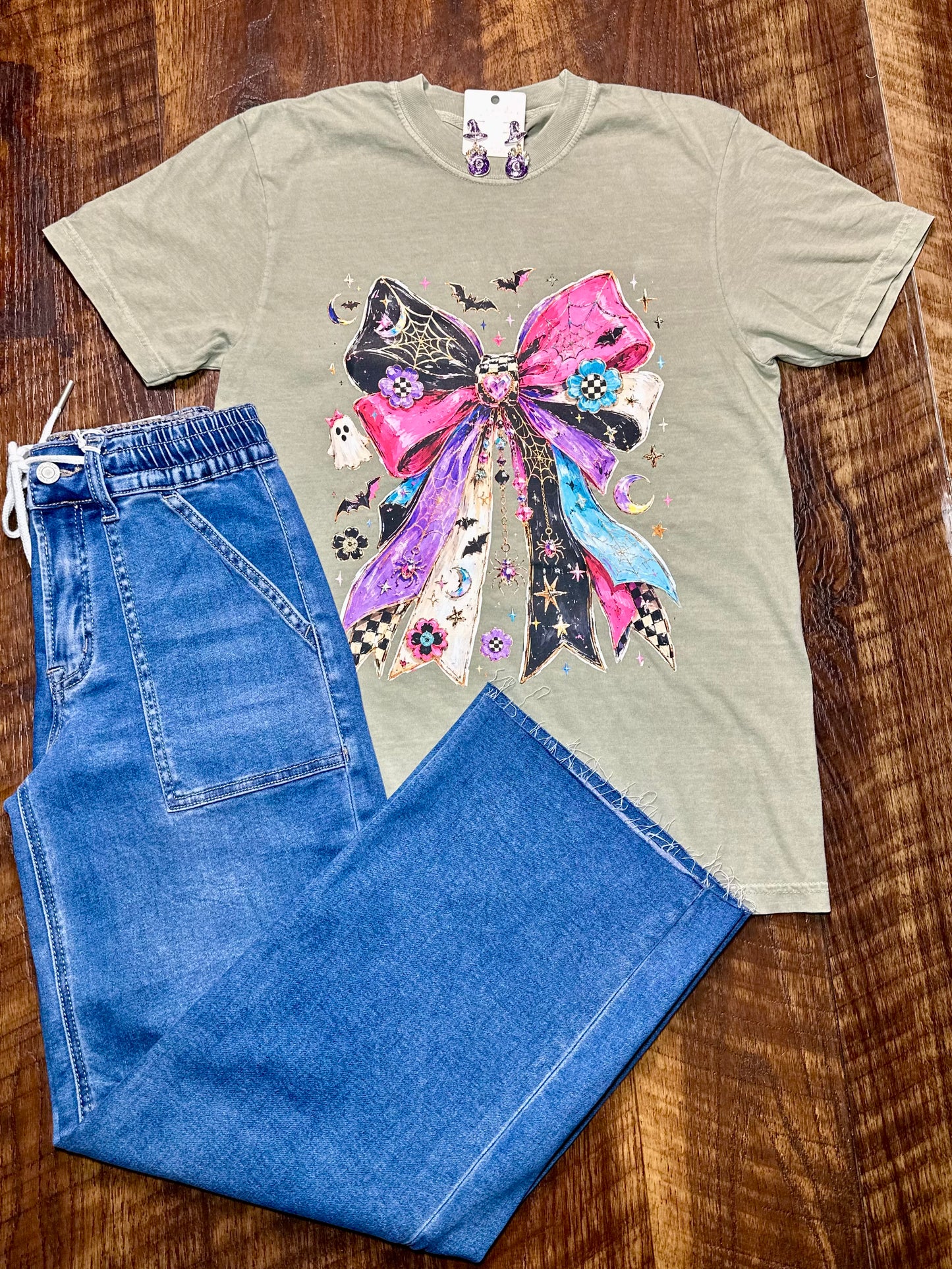 Comfort Colors Halloween Bow T-Shirt
