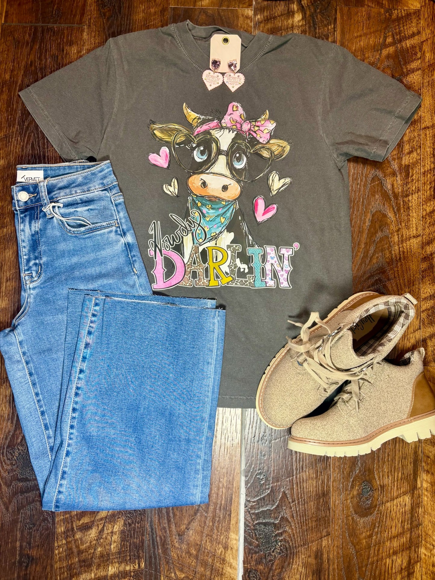 Comfort Colors “ Howdy Darlin’ ” T-Shirt