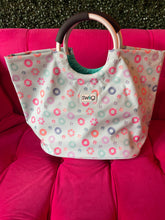 Load image into Gallery viewer, SWIG Errbody in the Pool Tote Bag
