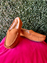 Load image into Gallery viewer, Faux Suede Moccasins
