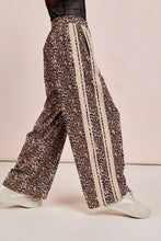 Load image into Gallery viewer, Leopard Track Pants w/ Side Contrast Lace
