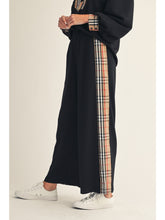 Load image into Gallery viewer, Black &amp; Plaid Contrast Set
