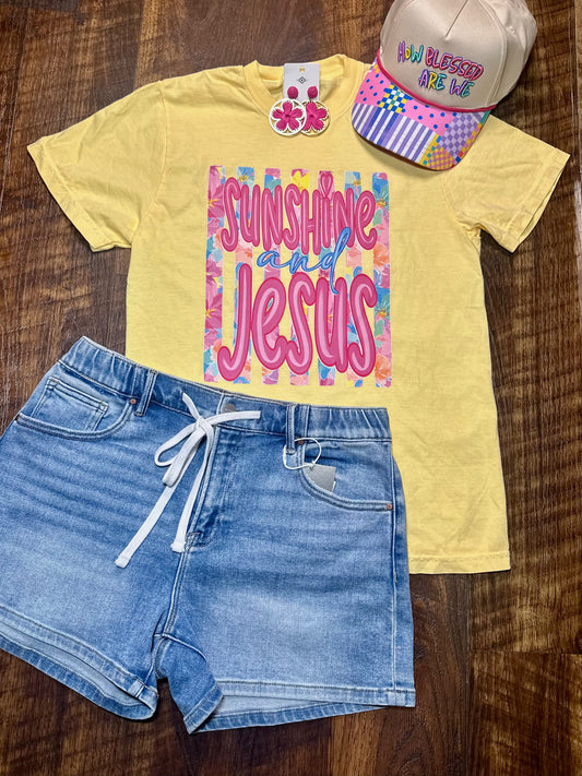 Comfort Colors "Sunshine and Jesus" T-Shirt